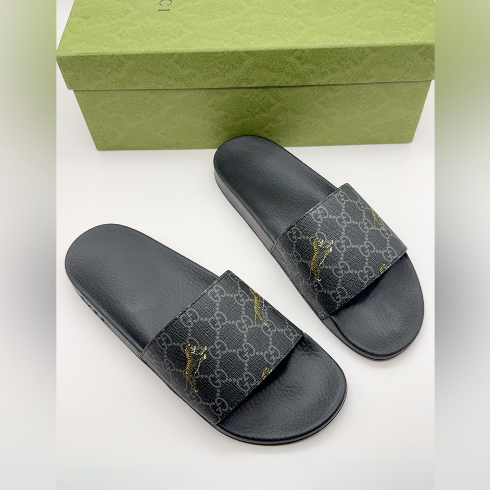 ❌SOLD❌NWB  Men's Gucci  GG Supreme Tiger Slide Rubber Sandals Size 10 (US 10.5)
